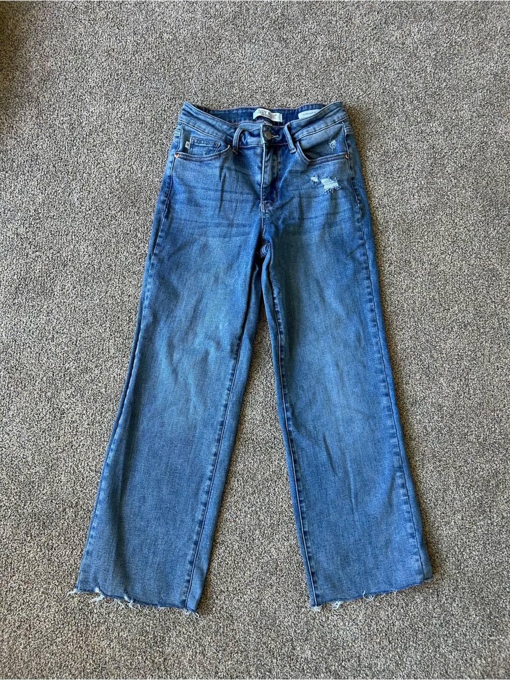 Straight Fit Judy Blue Women's Jeans with raw hem